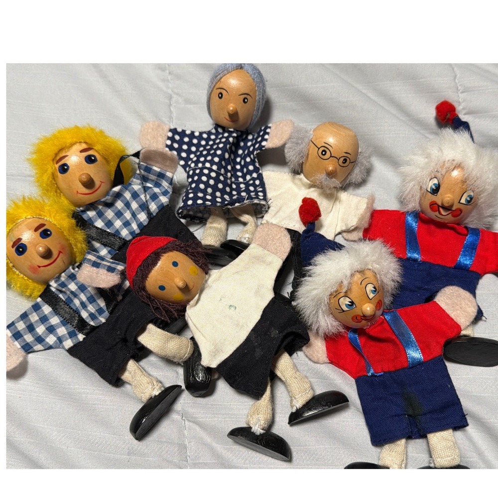 Vintage Wooden Head Hand-painted Finger Puppets Set of 7 Folk Art - Picture 1 of 10